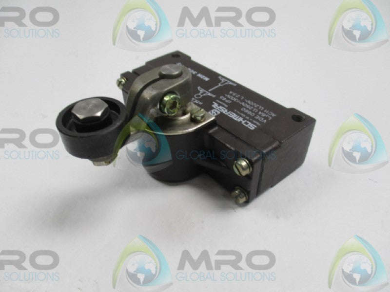 SCHMERSAL M2H302-11Y LIMIT SWITCH  NSNP