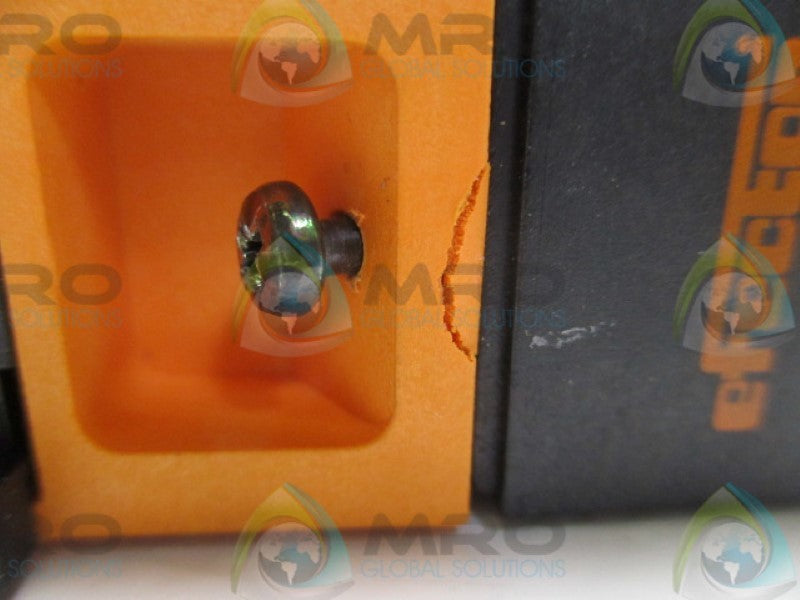 IFM EFECTOR OS0026 OST-FB0A EFLECTION SENSOR (AS PICTURED)  NSMP