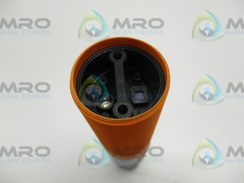 IFM EFECTOR 015003 O1T-FPKG DIFFUSE REFLECTION SENSOR * USED*