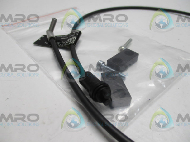 IFM EFECTOR E20054 FT-00-P-A-R4 DIFFUSE REFECTION SENSOR  NSMP