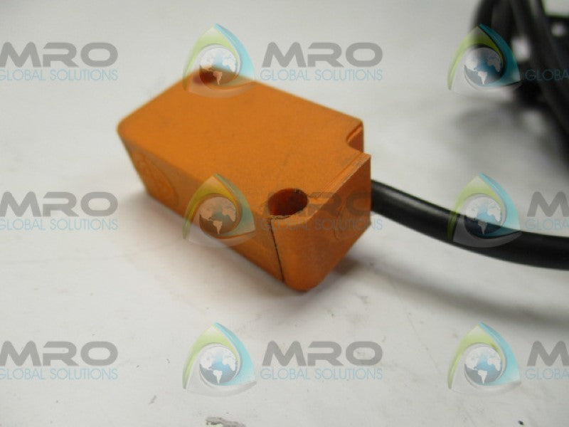 IFM EFECTOR IS5001 INDUCTIVE SENSOR 10-36VDC  UNMP