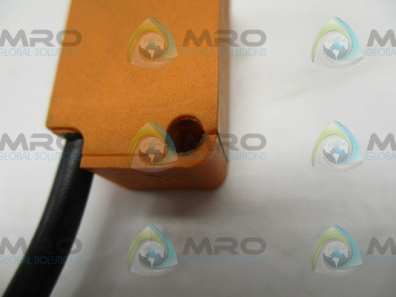 IFM EFECTOR IS5001 INDUCTIVE SENSOR 10-36VDC  UNMP