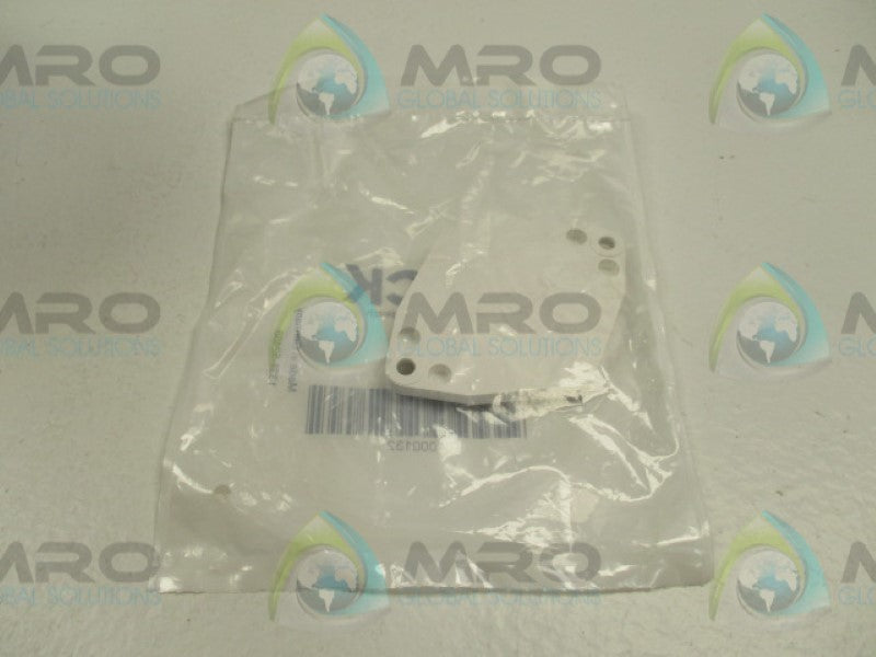 SICK PL50A 1000132 REFLECTOR * NEW IN FACTORY BAG *