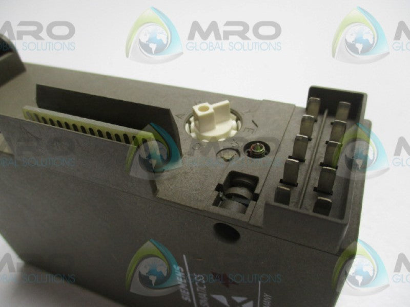 SIEMENS SIMATIC S5 6ES5470-8MD11 ANALOG OUTPUT MODULE  UNMP