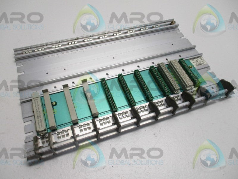 SIEMENS SIMATIC S5 6ES5700-1LA12 SUBRACK CR1  NSMP