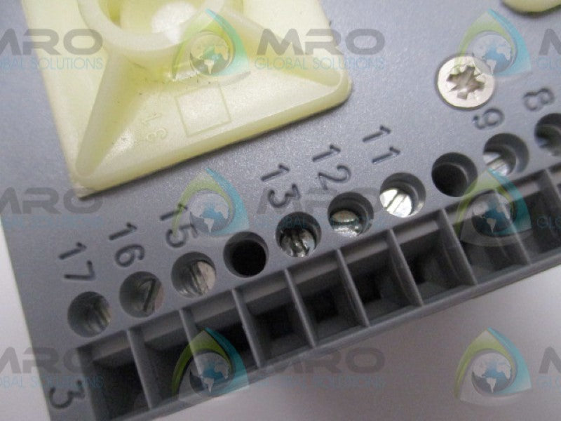 JUMO 703044/181-200-23/000,061 TEMPERATURE CONTROLLER 0/12V 110-240VAC  UNMP