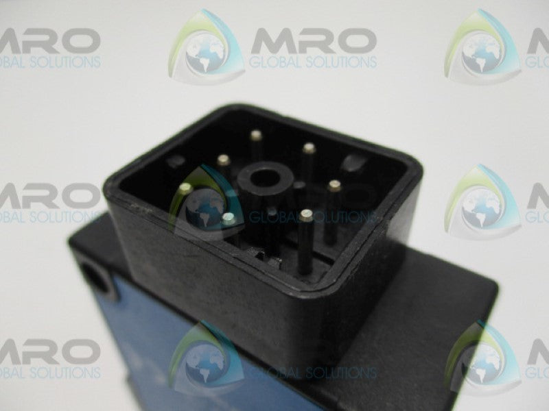 SICK WL27-2S730 REFLEX PHOTOELECTRIC SENSOR 10-30VDC   UNMP