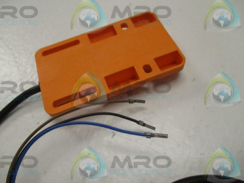 IFM EFECTOR IW-3008-BP0G INDUCTIVE PROXIMITY SENSOR 10-55VDC  NSNP