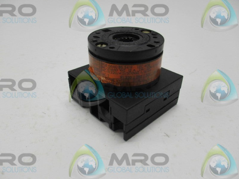 KLOCKNER MOELLER T0-1-8200 ROTARY BASIC SWITCH 14A 600V (AS PICTURED)  UNMP