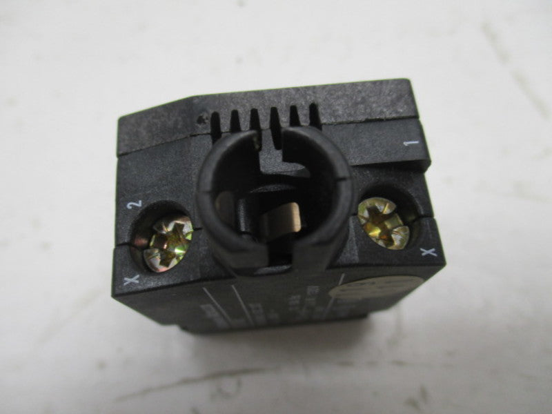 KLOCKNER MOELLER EFRC LAMP SOCKET ELEMENT (AS PICTURED)  NSNP