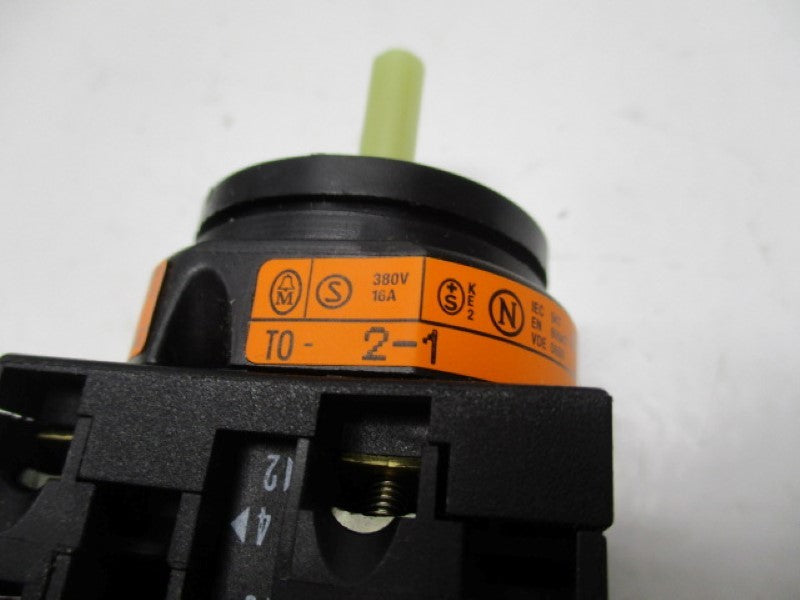 KLOCKNER MOELLER T0-2-1 DISCONNECT SWITCH (AS PICTURED) NSNP