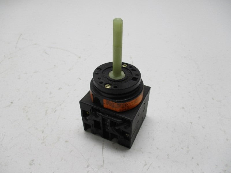 KLOCKNER MOELLER T0-3-8243 CAM SWITCH (AS PICTURED)  NSNP