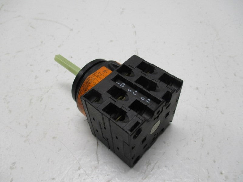 KLOCKNER MOELLER T0-3-8243 CAM SWITCH (AS PICTURED)  NSNP