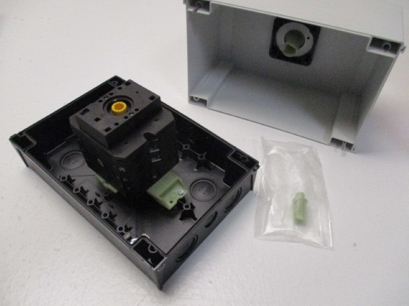 KLOCKNER MOELLER T5B-3-50E CAM SWITCH WITH ENCLOSURE   NSNP