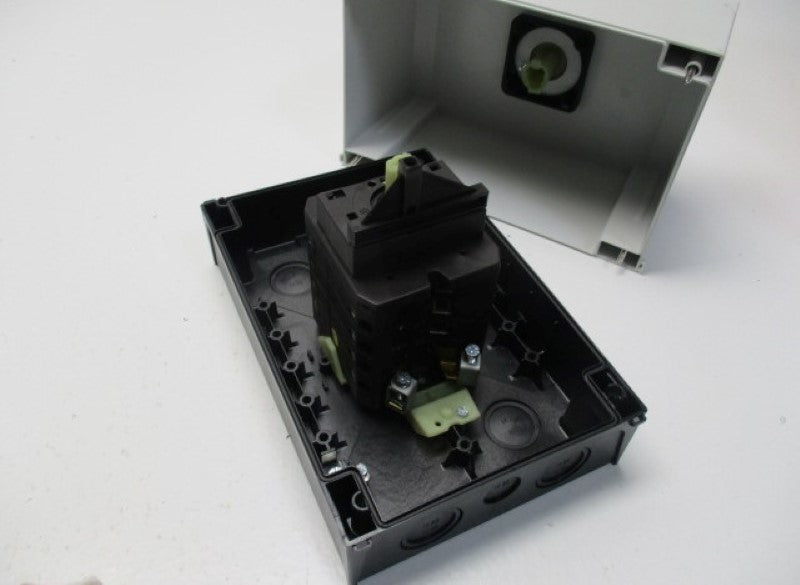 KLOCKNER MOELLER  T5B-4-15164 ROTARY CAM SWITCH WITH ENCLOSURE   NSNP