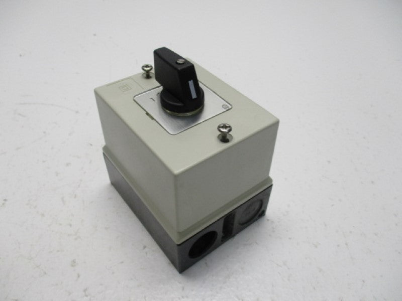 KLOCKNER MOELLER T0-3-8216 CAM SWITCH WITH ENCLOSURE  UNMP