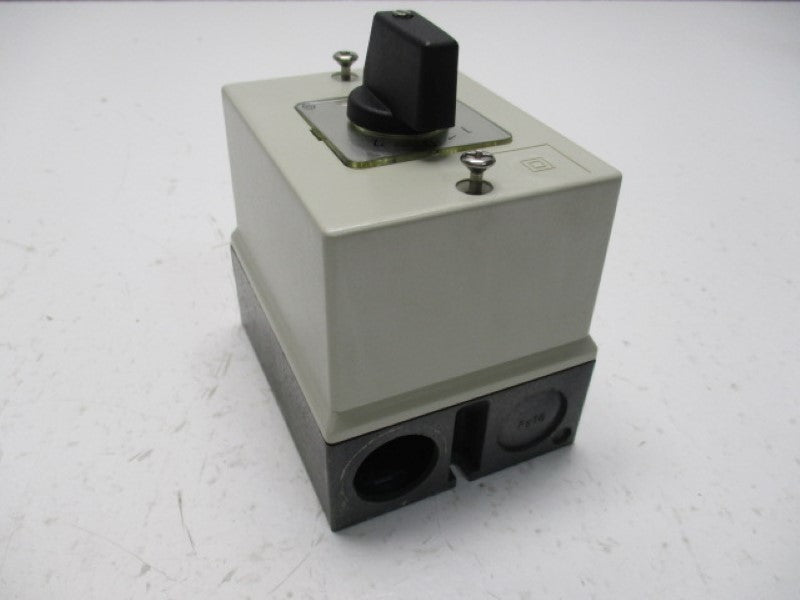 KLOCKNER MOELLER T0-3-8216 CAM SWITCH WITH ENCLOSURE  UNMP