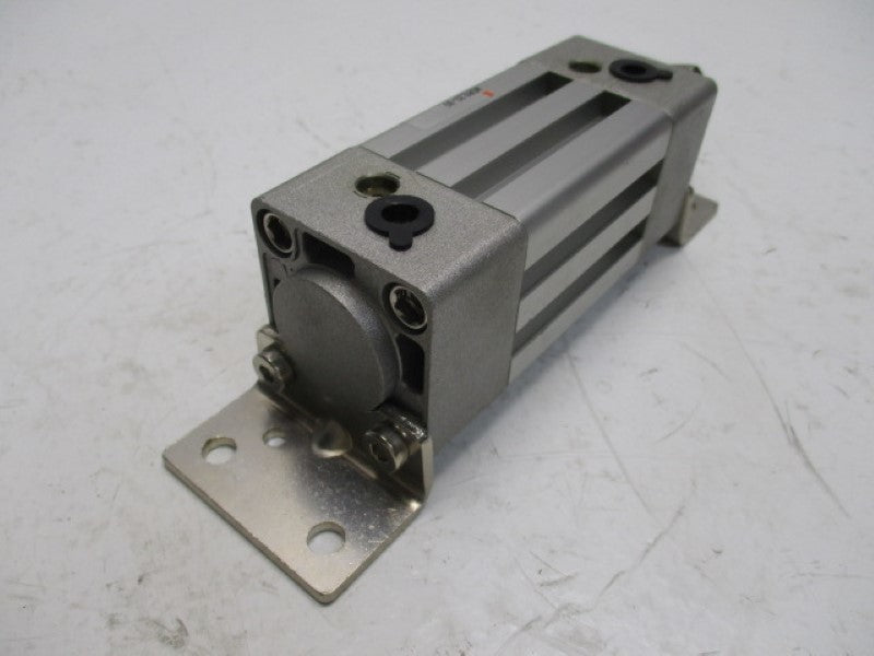 SMC MDB1L32-30-Y7BWZ CYLINDER  NSNP