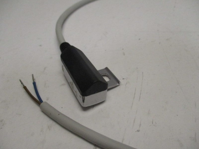 SMC D-J59 PROXIMITY SENSOR SWITCH (AS PICTURED)  NSNP