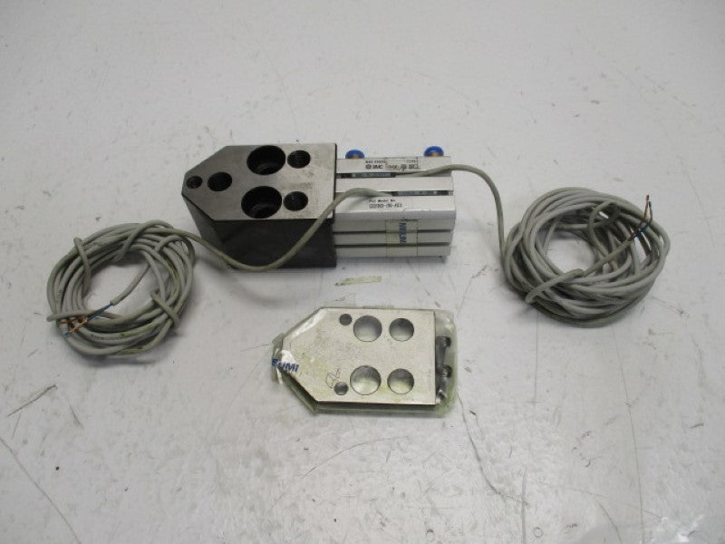 SMC CDQSB20-25D-A93L COMPACT CYLINDER (AS PICTURED)  UNMP