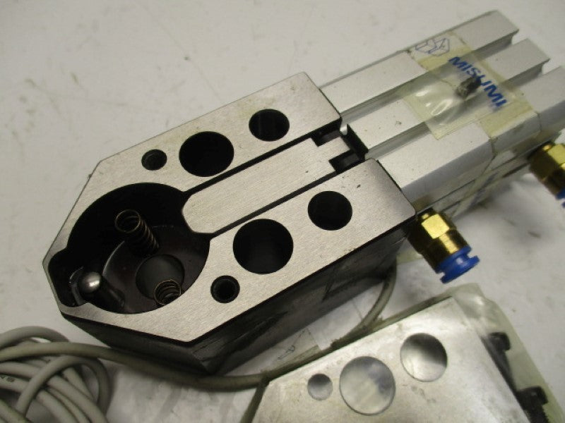 SMC CDQSB20-25D-A93L COMPACT CYLINDER (AS PICTURED)  UNMP