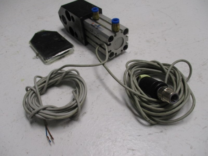 SMC CDQSB20-30D-A93L COMPACT CYLINDER (AS PICTURED)  UNMP