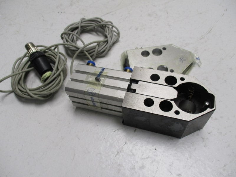SMC CDQSB20-30D-A93L COMPACT CYLINDER (AS PICTURED)  UNMP
