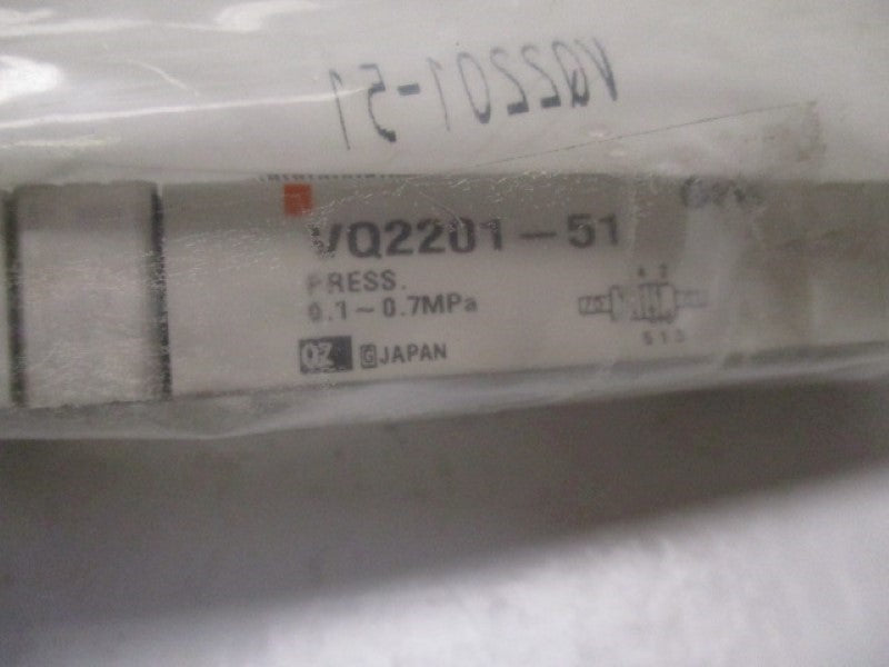 SMC VQ2201-51 PLUG IN VALVE  NSMP