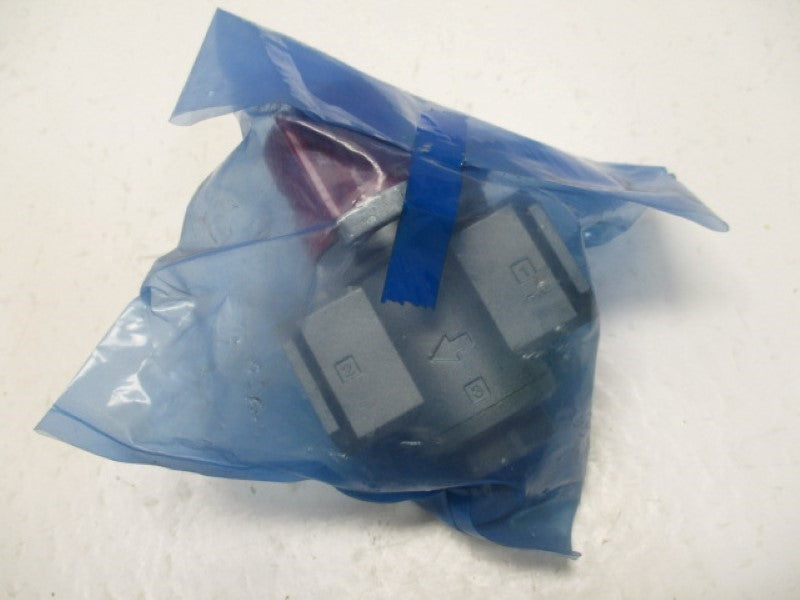 SMC VHS30-02 HAND VALVE 1/4"  NSMP