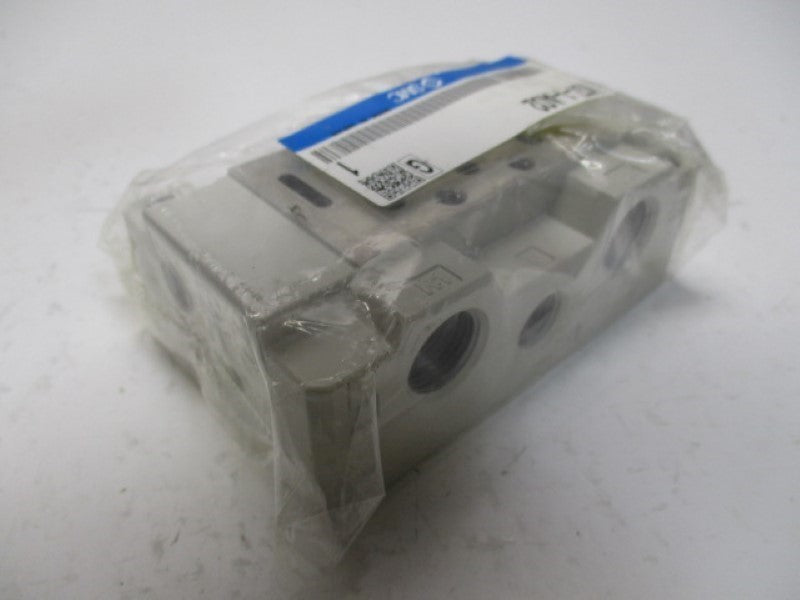SMC VS7-1-A02 SUBPLATE 1/4" * NEW IN FACTORY BAG *