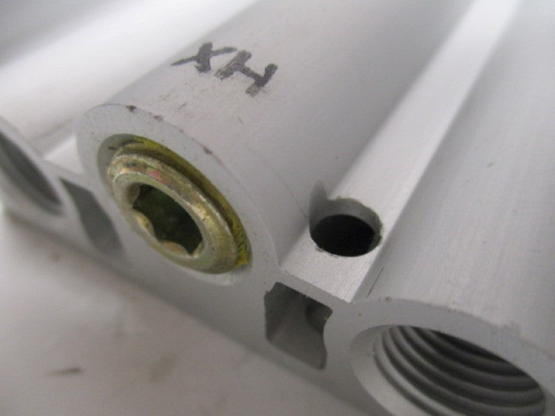 SMC VV5F3-30-031 PLUG IN MANIFOLD  UNMP
