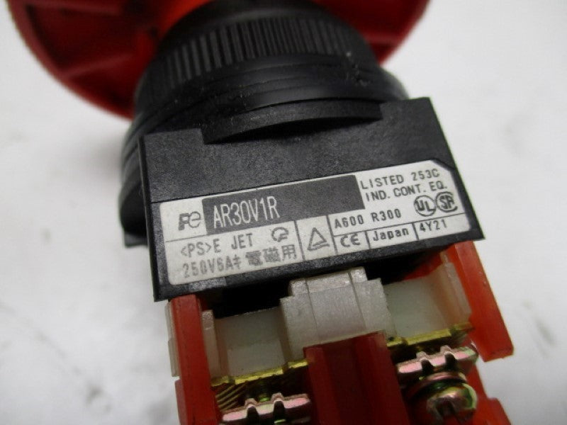IDEC AR30V1R-11R PUSH-LOCK TURN- RESET SWITCH  NSNP