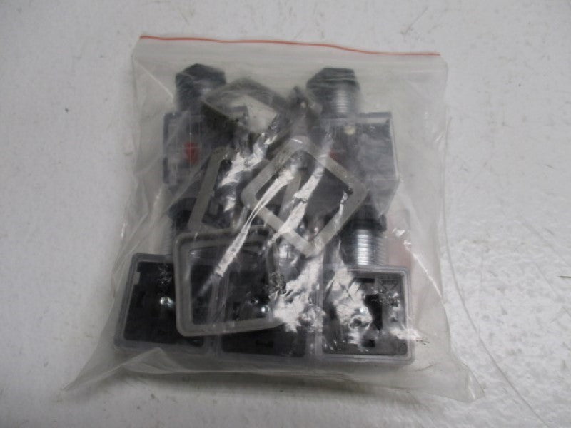 RS 8118174 FEMALE CONNECTOR 24VDC (PKG OF 5) * NEW IN FACTORY BAG *