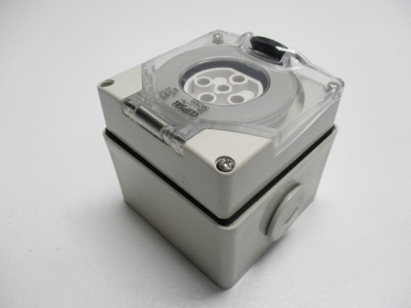 CLIPSAL 56C520 OUTLET BOX  20A 500V (AS PICTURED)  NSNP