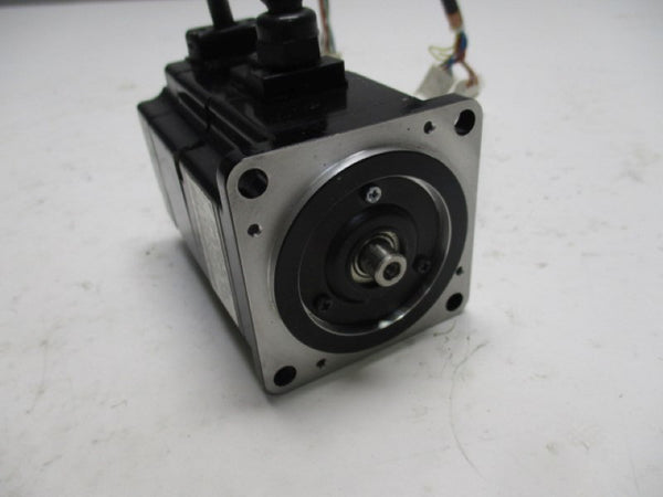 YASKAWA SGMPH-01A2A-YR12 AC SERVO MOTOR 100W 200V 0.89A 0.318NM  UNMP