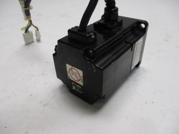 YASKAWA SGMPH-01A2A-YR12 AC SERVO MOTOR 100W 200V 0.89A 0.318NM  UNMP