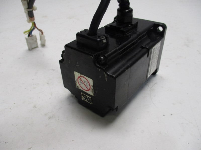 YASKAWA SGMPH-01A2A-YR12 AC SERVO MOTOR 100W 200V 0.89A 0.318NM  UNMP