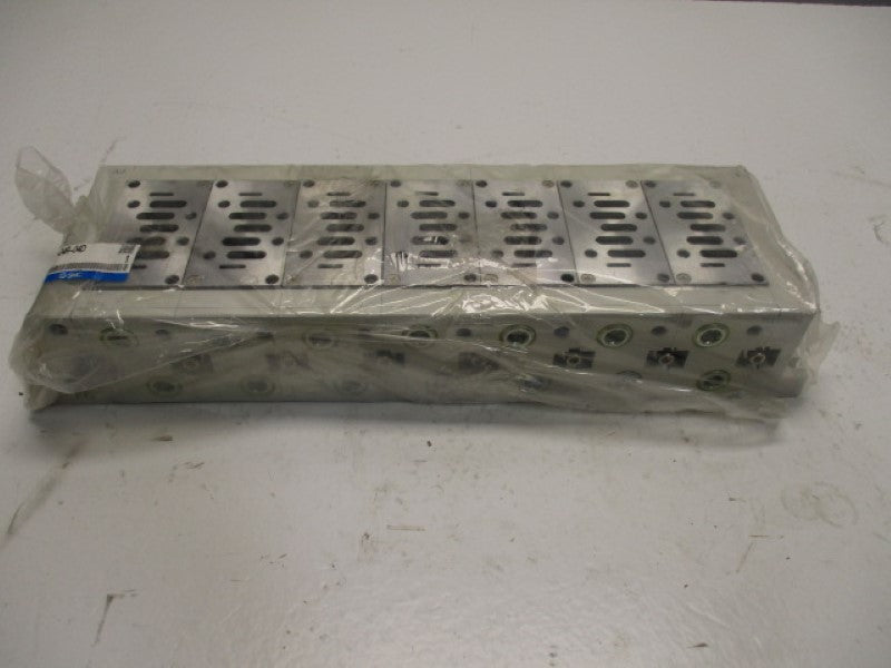 SMC VV727-04R-04D 7-UNIT MANIFOLD * NEW IN FACTORY BAG *
