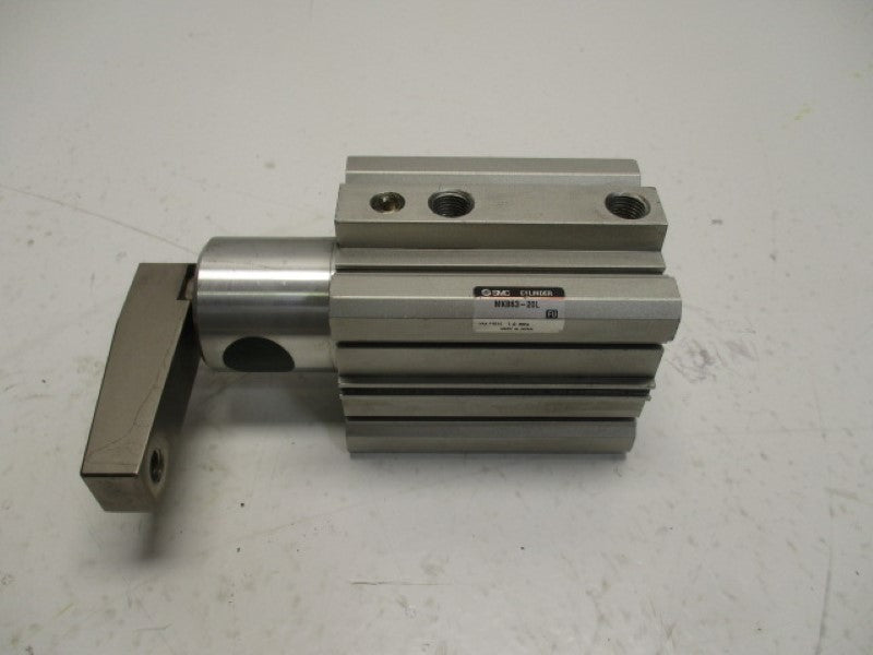 SMC MKB63-20L ROTARY CLAMP CYLINDER (AS PICTURED)  UNMP