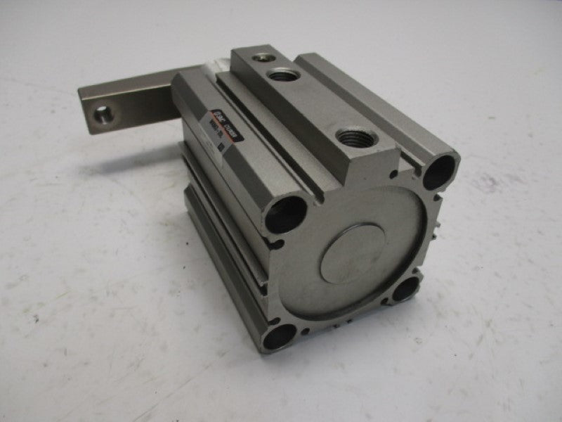 SMC MKB63-20L ROTARY CLAMP CYLINDER (AS PICTURED)  UNMP