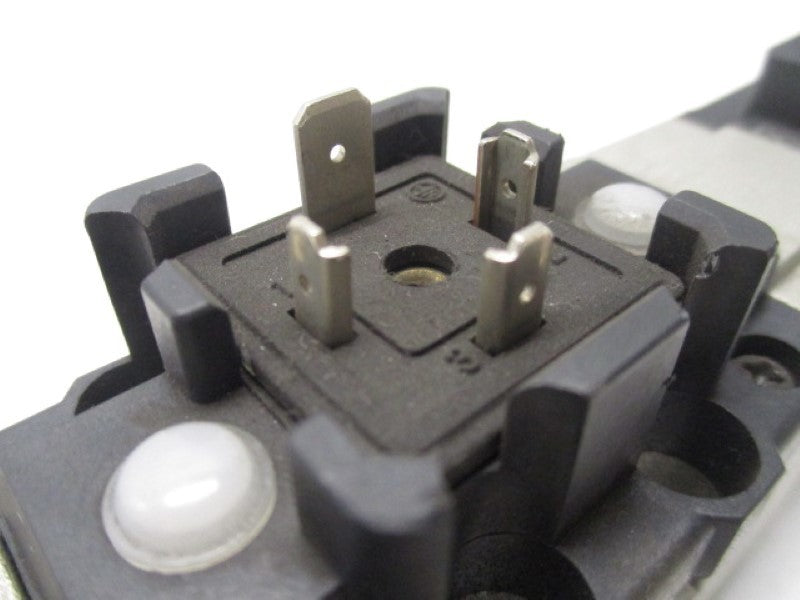 SMC VP7-6-FIG-D SOLENOID VALVE 24VDC  NSNP
