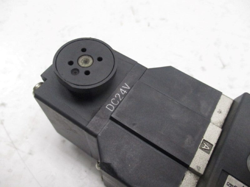 SMC VS7-8-FG-S-3N SOLENOID VALVE 24VDC (AS PICTURED) UNMP