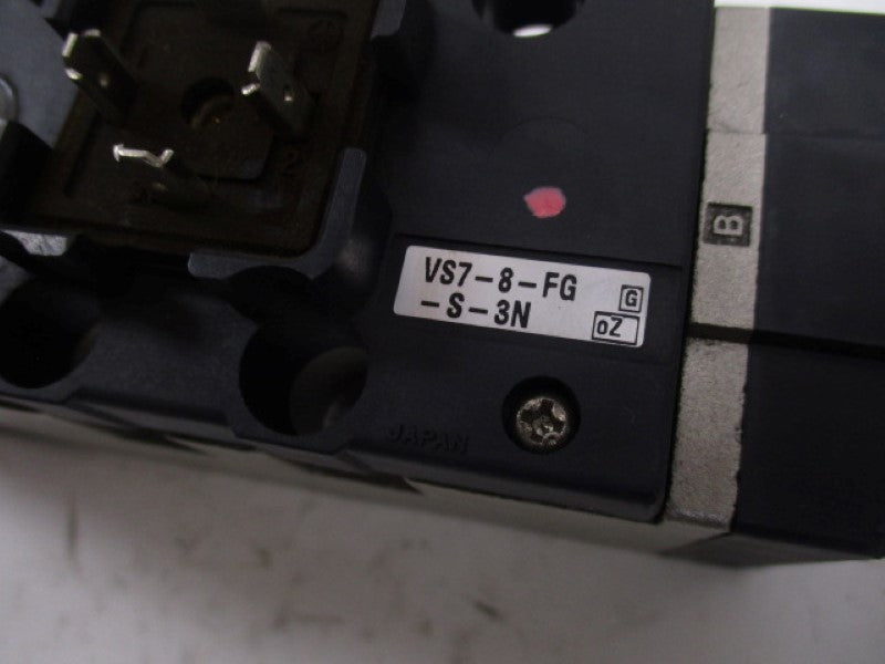 SMC VS7-8-FG-S-3N SOLENOID VALVE 24VDC (AS PICTURED) UNMP