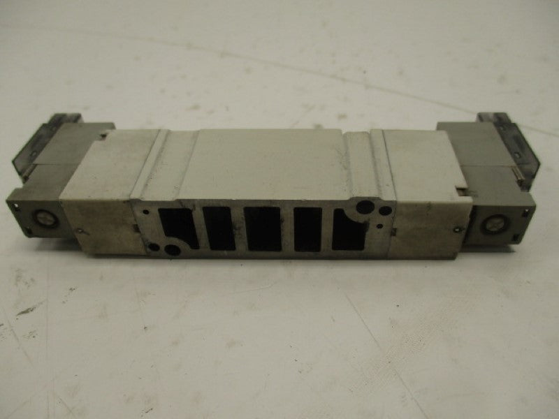 SMC SY5240R-5MZ DOUBLE SOLENOID VALVE 24VDC  UNMP