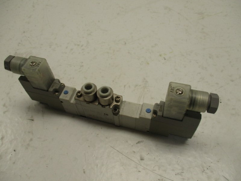 SMC SY5320-5DZ-01 SOLENOID VALVE  24V (AS PICTURED)  UNMP