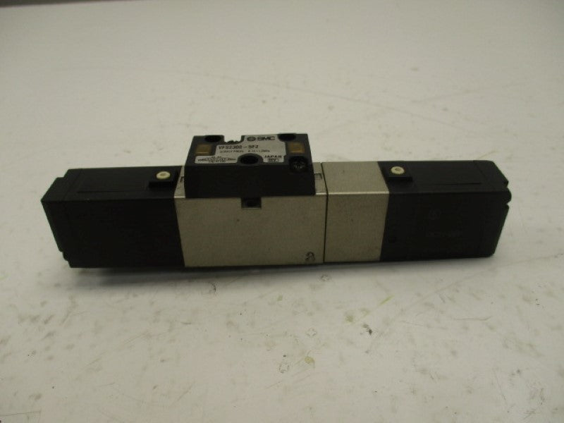 SMC VFS2-300-5FZ DOUBLE SOLENOID VALVE  21-26VDC  UNMP