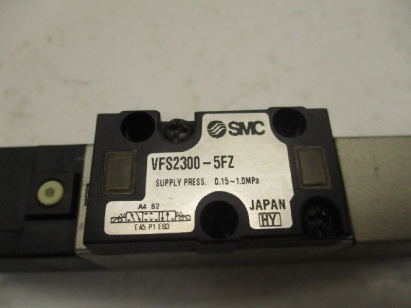 SMC VFS2-300-5FZ DOUBLE SOLENOID VALVE  21-26VDC  UNMP