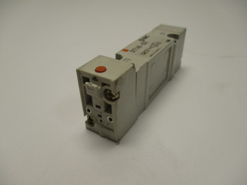 SMC SY7140-5DZ SOLENOID VALVE (AS PICTURED)  UNMP