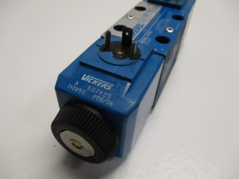 VICKERS DG4V32CMUD660 110V DOUBLE SOLENOID VLAVE (AS PICTURED)  UNMP