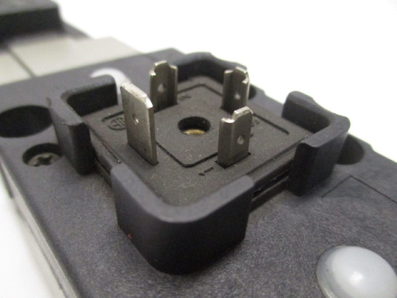SMC VP7-8-FIG-D DOUBLE SOLENOID VALVE 24VDC  NSNP